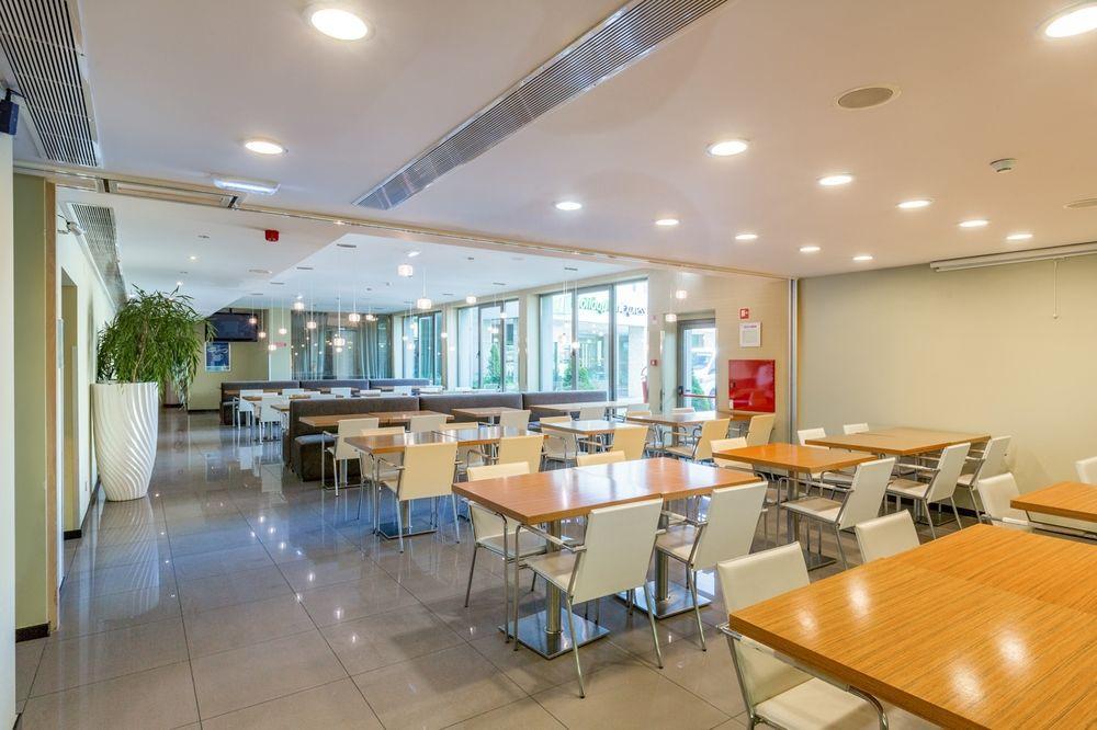 Holiday Inn Express Lisbon Airport By Ihg Portela  Exterior photo