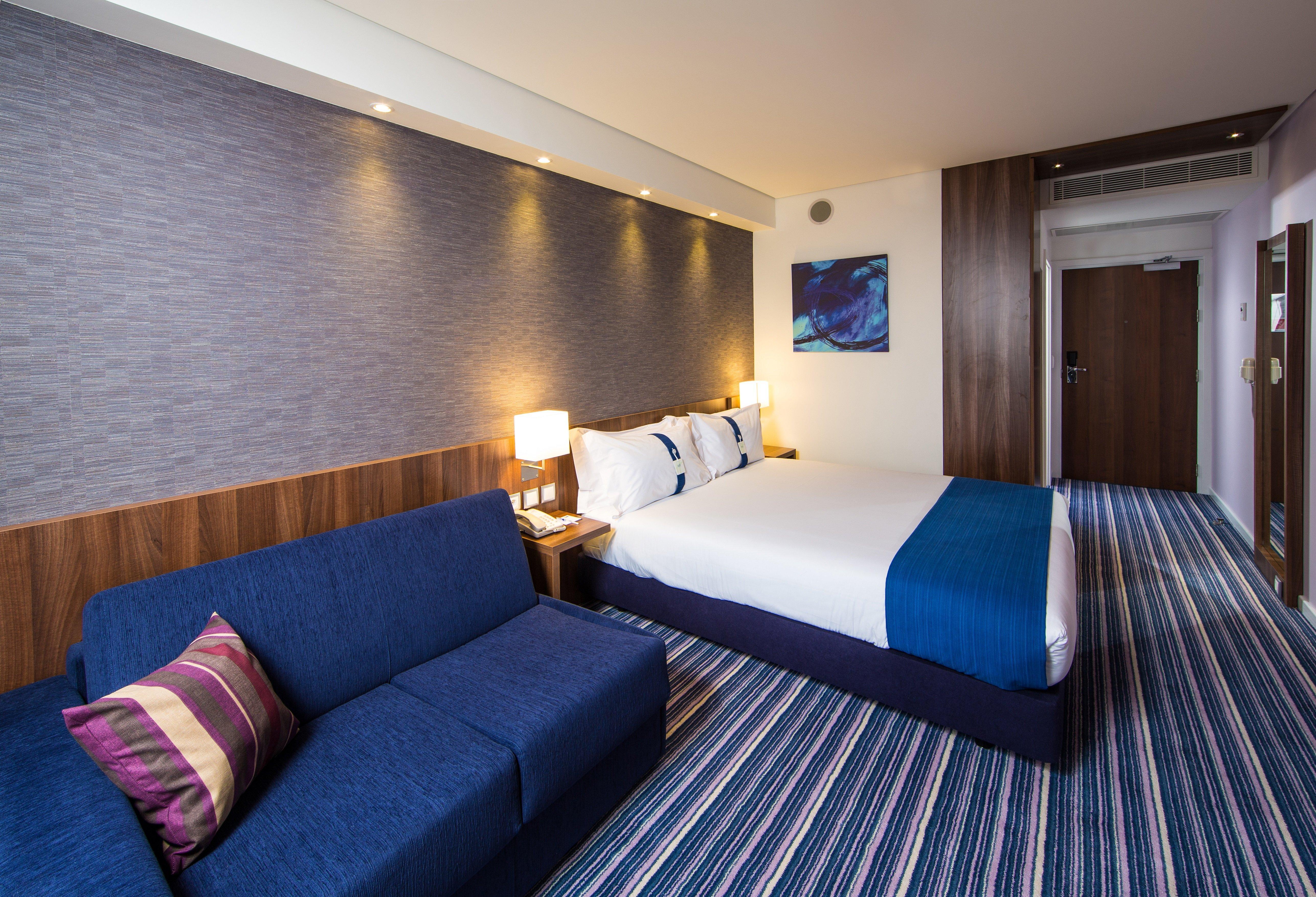 Holiday Inn Express Lisbon Airport By Ihg Portela  Exterior photo