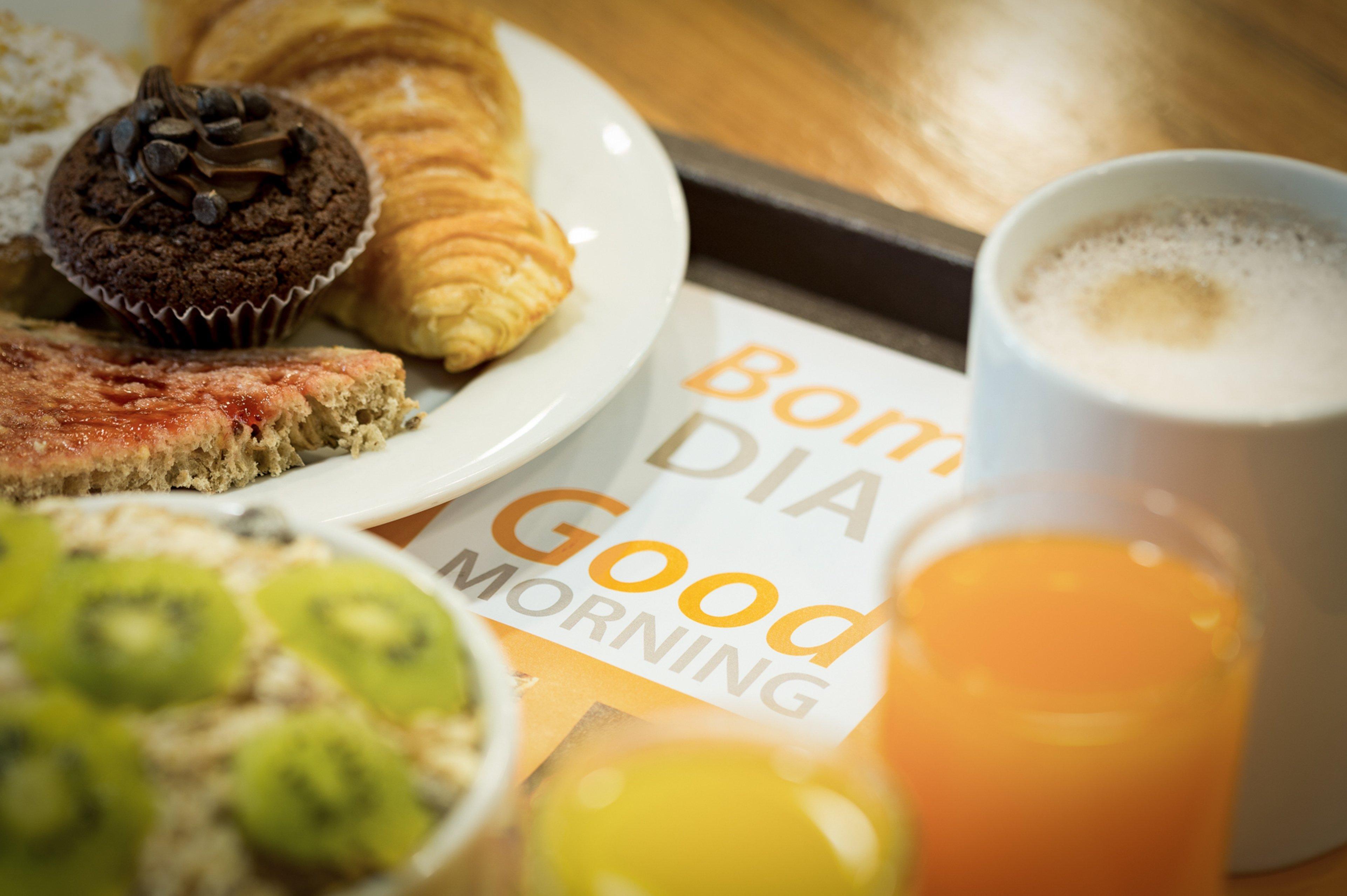 Holiday Inn Express Lisbon Airport By Ihg Portela  Exterior photo