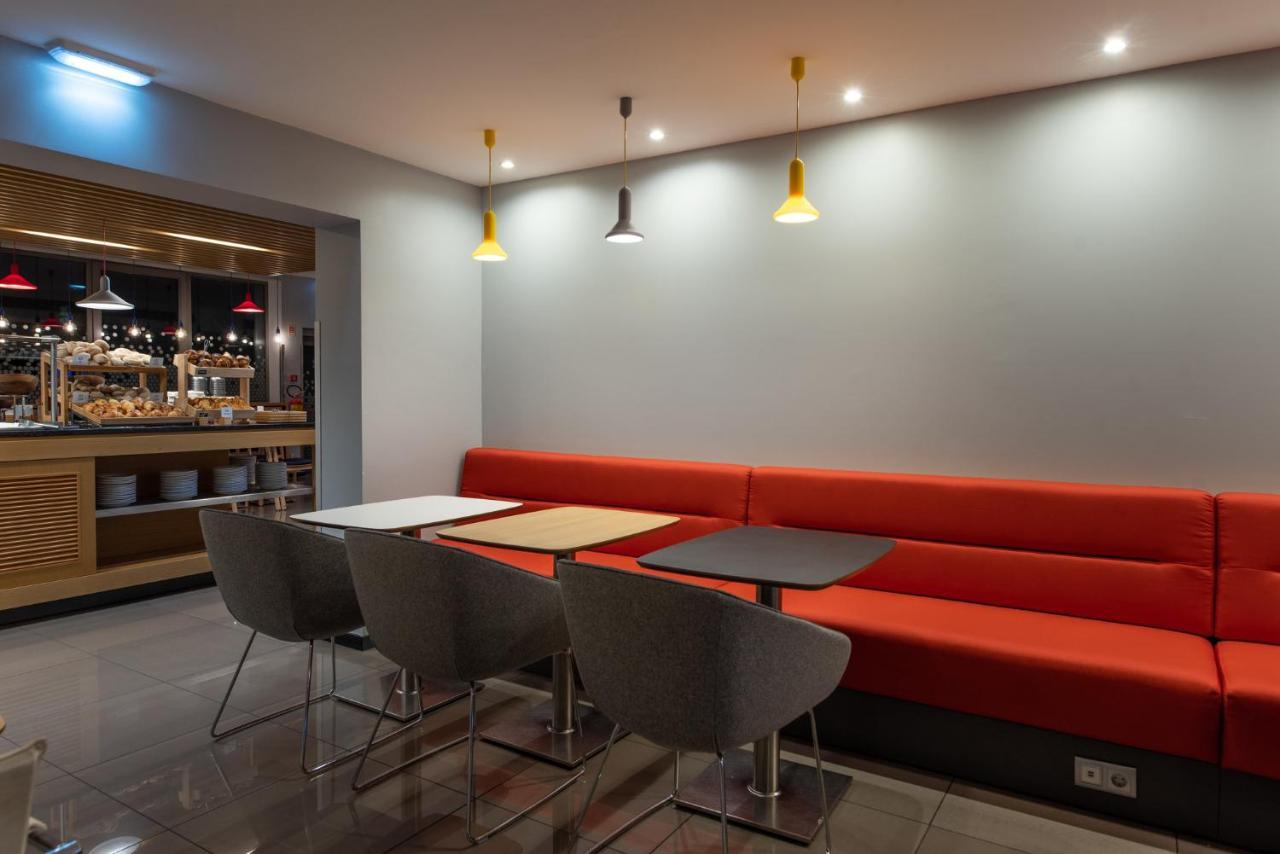 Holiday Inn Express Lisbon Airport By Ihg Portela  Exterior photo