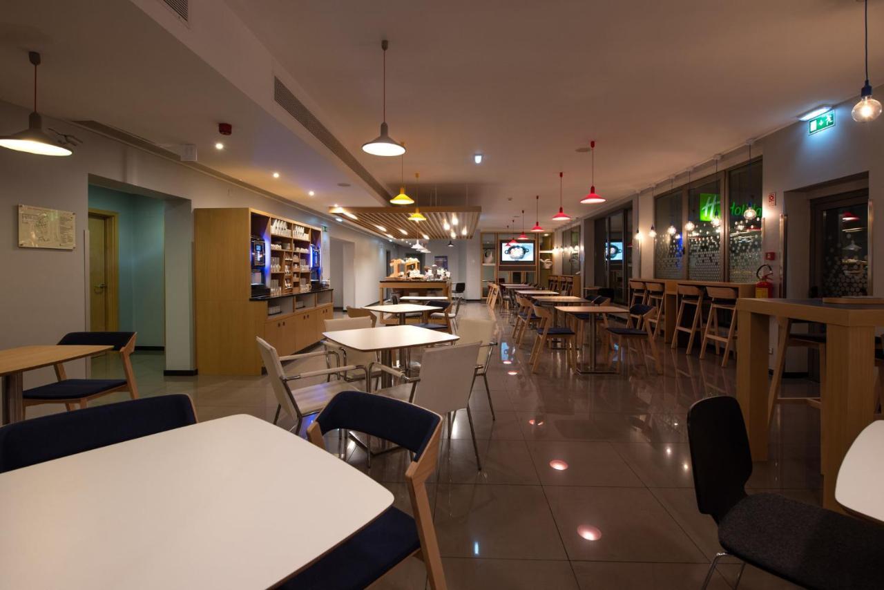 Holiday Inn Express Lisbon Airport By Ihg Portela  Exterior photo