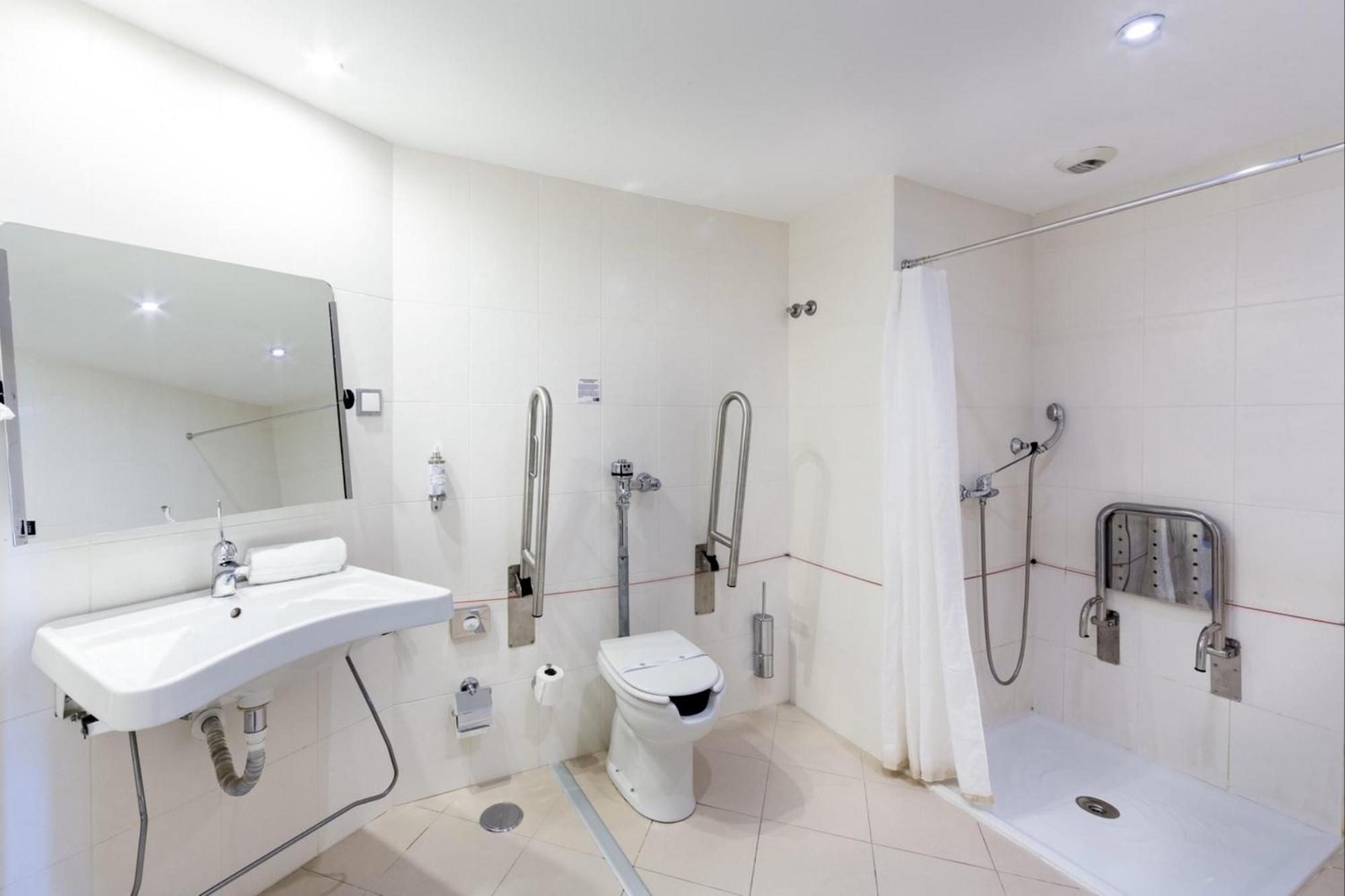 Holiday Inn Express Lisbon Airport By Ihg Portela  Room photo