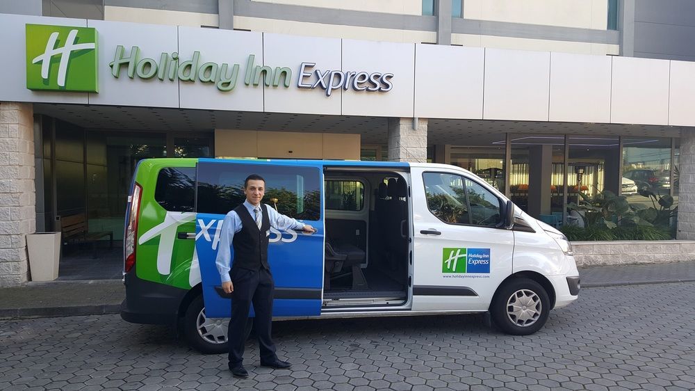 Holiday Inn Express Lisbon Airport By Ihg Portela  Exterior photo
