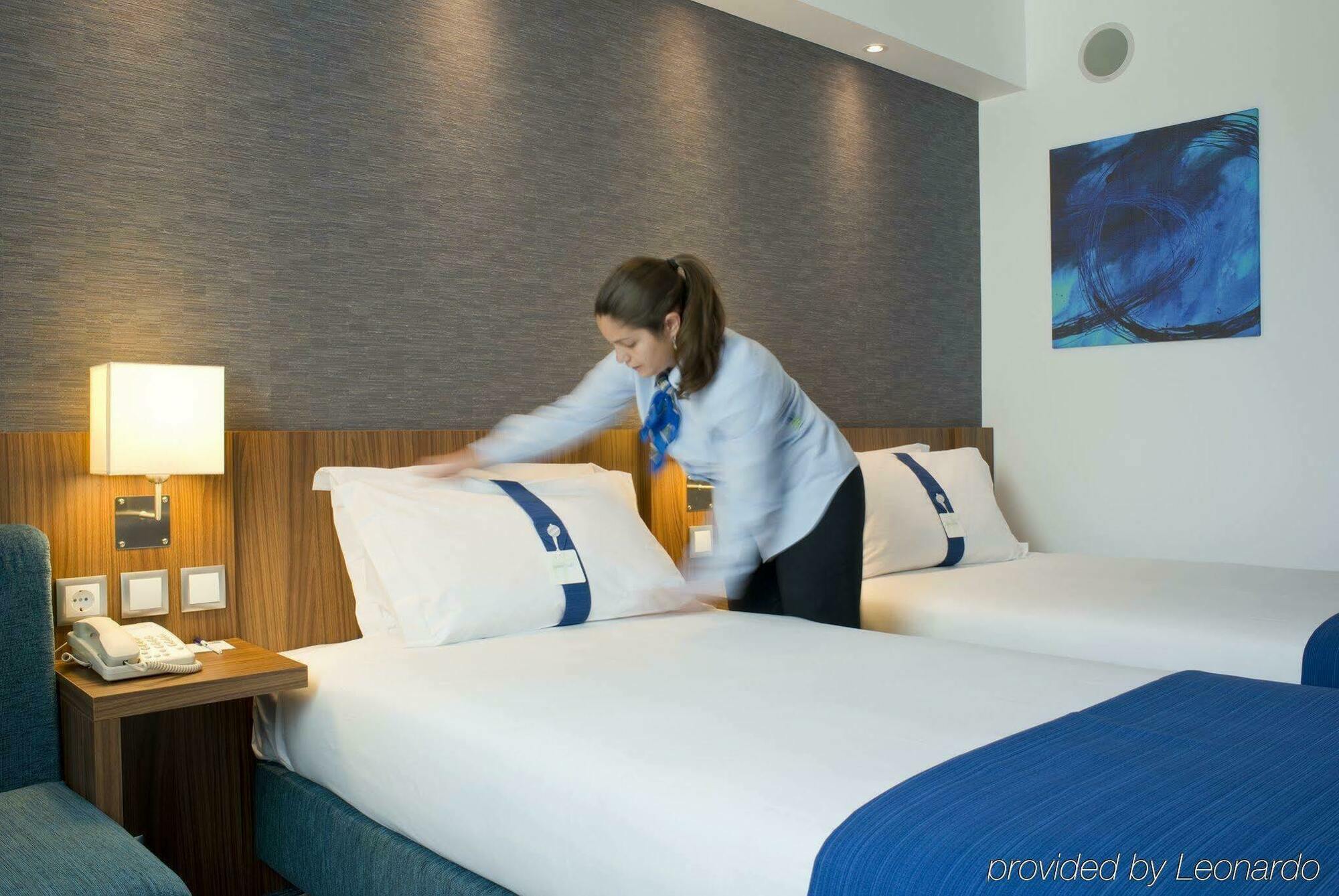 Holiday Inn Express Lisbon Airport By Ihg Portela  Room photo